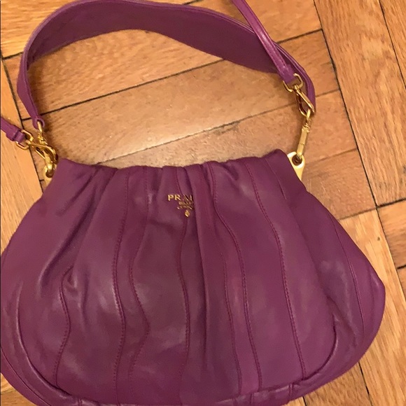 prada crossbody - Picture 1 of 4